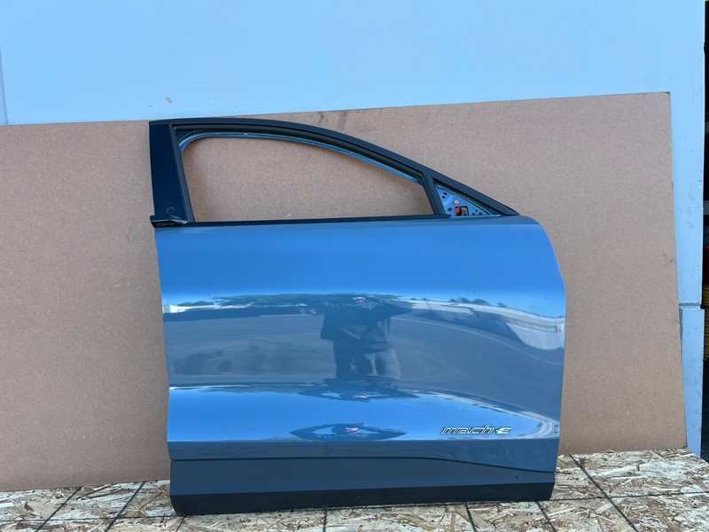 FORD MUSTANG MACH-E 2021-2026 OEM FRONT RIGHT PASSENGER DOOR ASSEMBLY (GRAY)