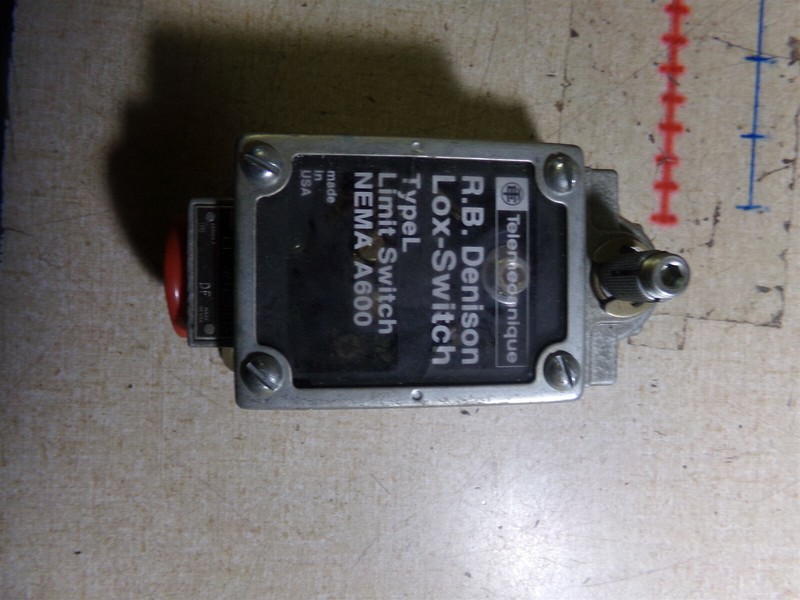 Telemecanique RB Denison Lox-Switch Type L Limit Nema A600 L100WTL2PF13