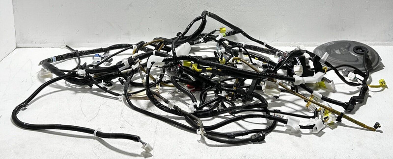 2018 Toyota Camry XLE Wire Harness, Main Body Cab Floor Wiring, Right OEM