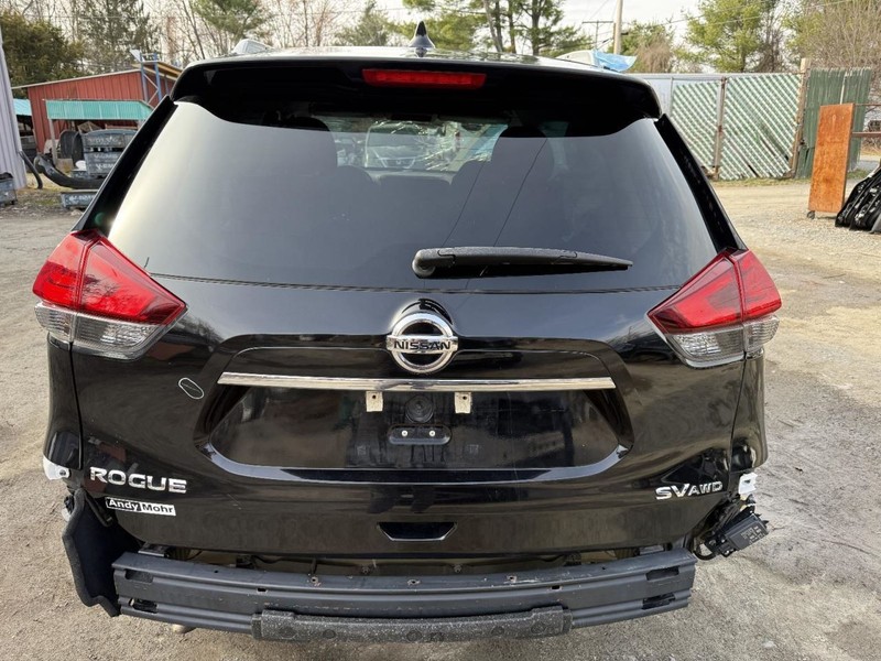 2017 Nissan Rogue Tail Gate Manual Black