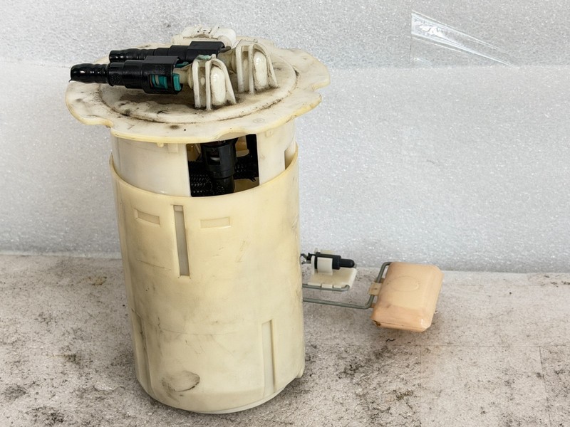 2000-2001 Nissan Maxima A33 3.0 Fuel Pump Assembly 25060 2Y900 oem