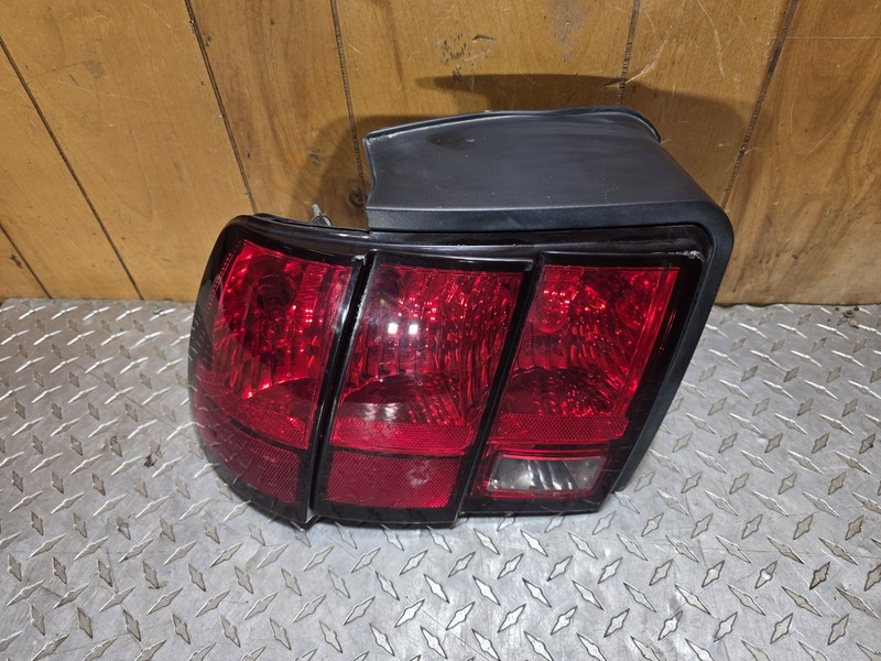 1999-2004 Ford Mustang Driver Left Tail Light Tail Lamp Oem