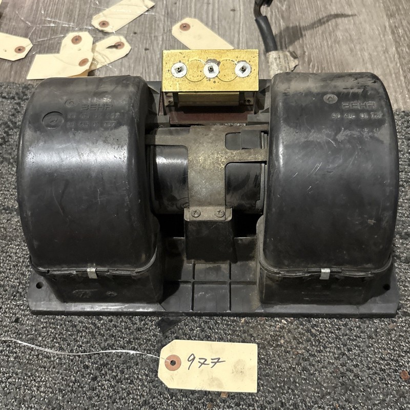 VOLVO VNL FRONT HEATER A/C BLOWER MOTOR V2379001