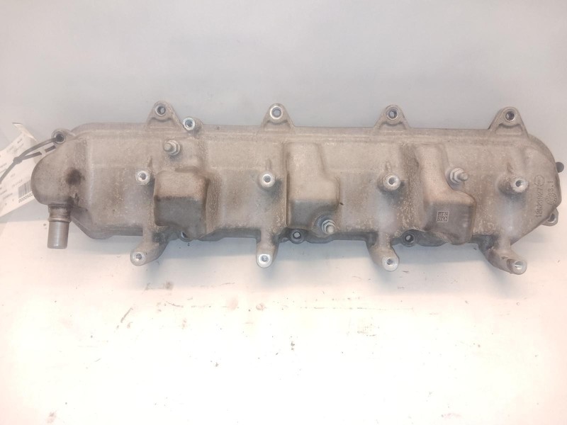 16 GMC YUKON XL 1500 right passenger Valve Cover 6.2L OEM