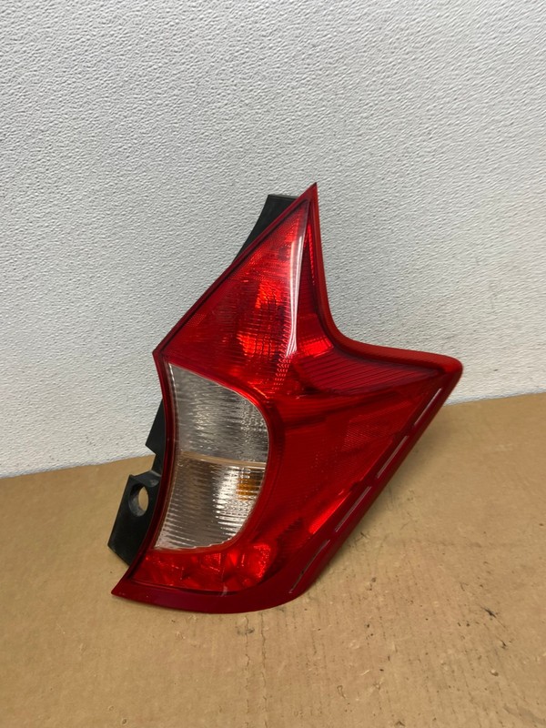 2014 - 2019 Nissan Versa Note Hatchback Right Passenger Tail Light Oem AC8481 LK