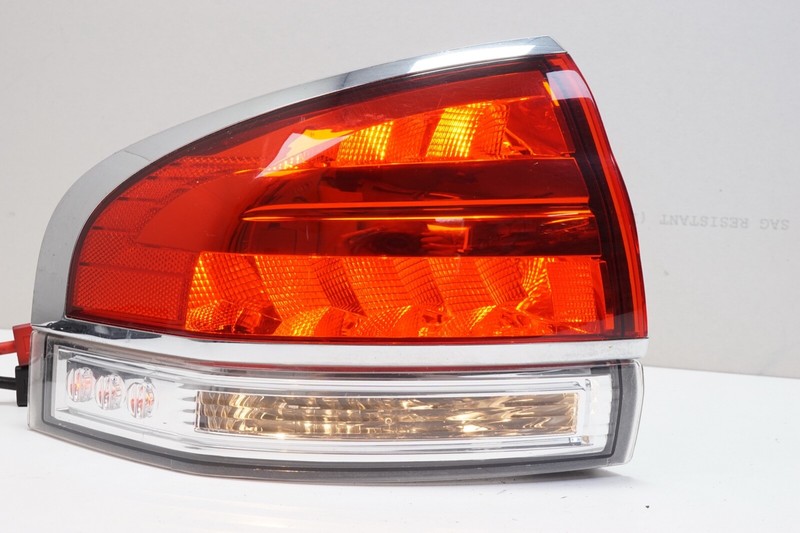 LINCOLN MKX Left LH Tail Lamp Tail Light Backup Lamp OEM 2011 - 2015 *