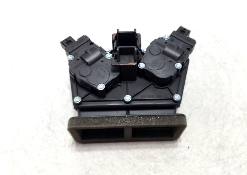 ✅11-18 OEM Porsche Cayenne Turbo S 958 Rear Center Console Air Distributor Vent