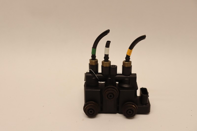 2013-2017 RANGE ROVER 5.0L AIR SUSPENSION VALVE SOLENOID BLOCK OEM