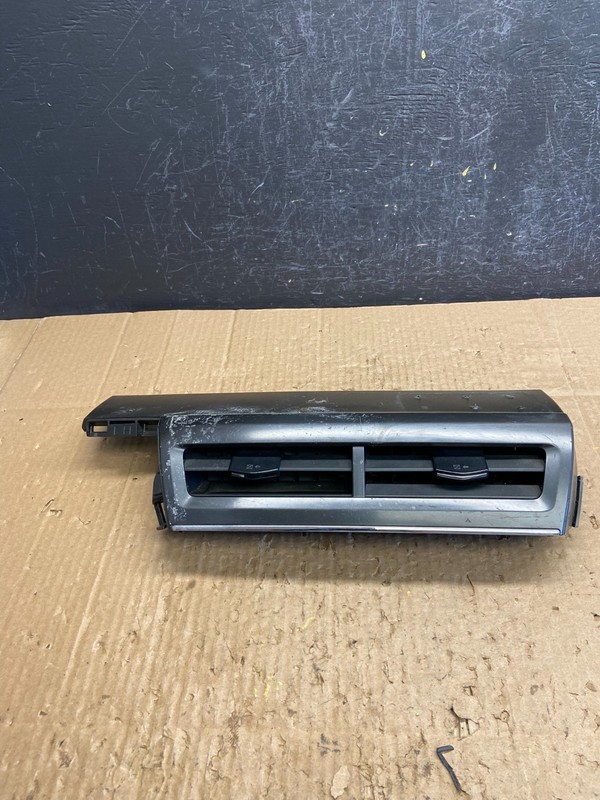 2012 to 2017 Toyota Prius V Center Dash A/C Air Vents With Trim AD2005 DG