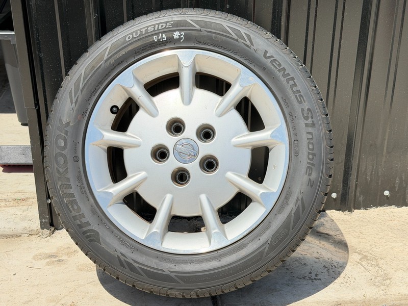 00-01 NISSAN MAXIMA WHEEL W/ TIRE SUMITOMO 215/55R16 8/32" #019 #3