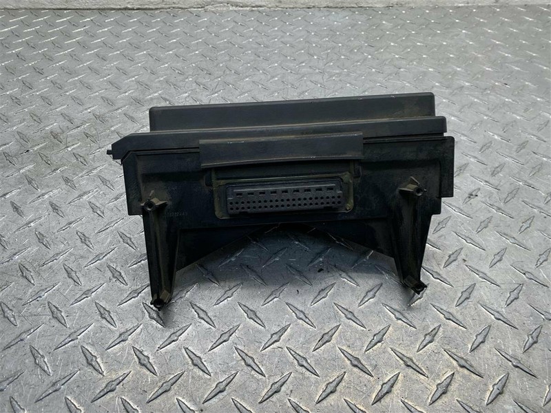 04 05 06 DODGE DURANGO 3.7L FUSE BOX UNIT OEM 04692112AD
