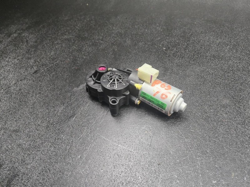 Front Right Seat Motor 2021 Hyundai Sonata 886D2-L1000 2020 2022 2023