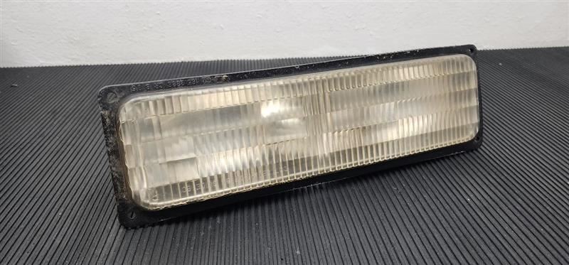 95-00 Chevrolet Tahoe Right Passenger Composite Turn Signal Lamp OEM 05976838