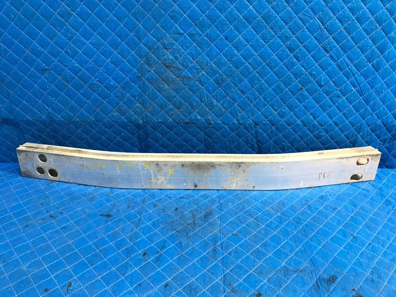 2004-2009 Toyota Prius Front Bumper Reinforcement Rebar Impact Bar OEM