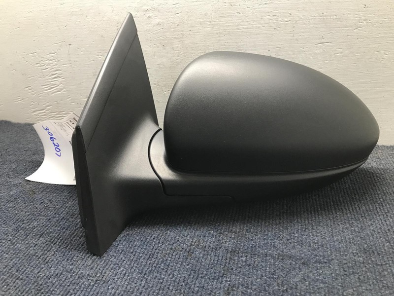2012 CRUZE Left driver Door Mirror Manual controlled black OEM 11 12 13 14