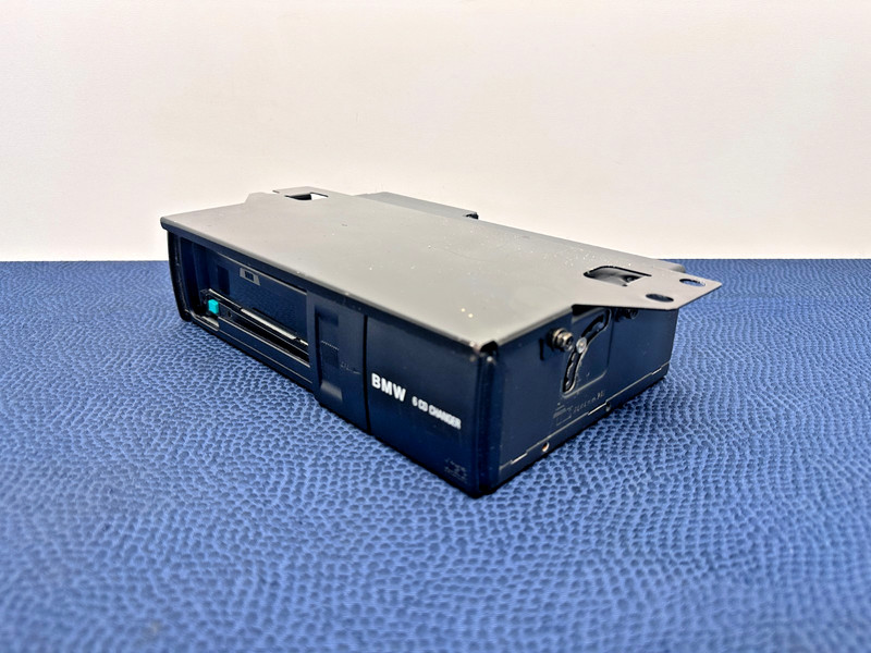 BMW E36 E39 E46 540i M3 M5 X5 Z3 Navigation 6-Disc CD Changer w/ Cartridge OEM