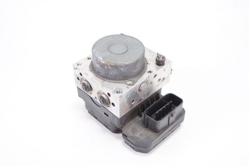 TOYOTA COROLLA ABS Pump Module Modulator Valve OEM 2015