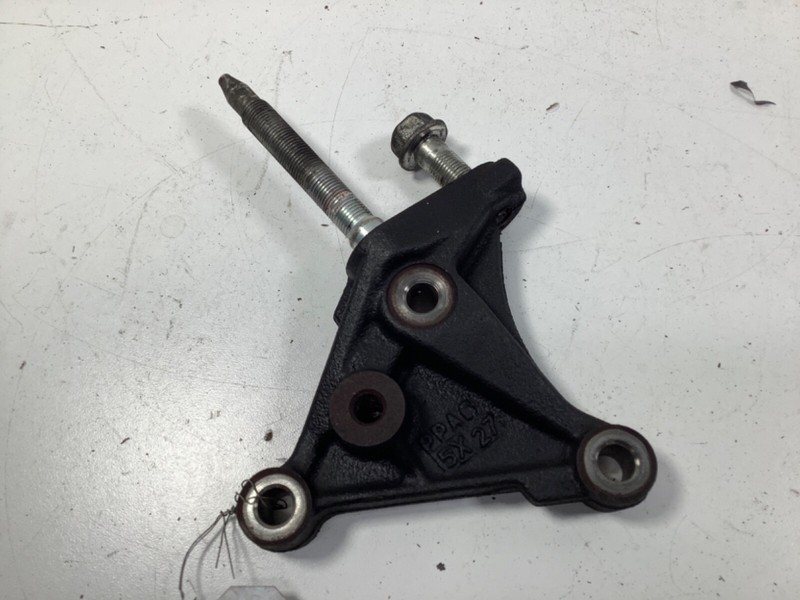 02-06 Honda CR-V, 03-11 Element Bracket Engine Side Mounting 11910-PPA-000 OEM