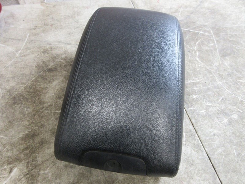 11-18 Jeep Wrangler JK Rubicon OEM Console Lid Arm Rest Leather Black Stitch
