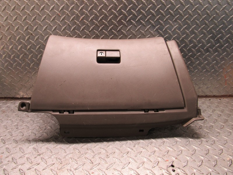 2001 TOYOTA CAMRY DASH STORAGE COMPARTMENT GLOVE BOX ASSEMBLY 55552-AA010-B