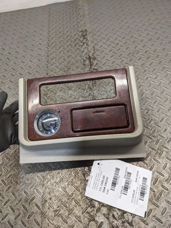 03-06 Escalade Center Console Upper Trim Bezel Clock Woodgrain Gray GM O 1173703