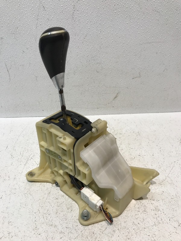 09-11 Hyundai Genesis Automatic Auto Transmission Gearbox Gear Shifter Lever OEM