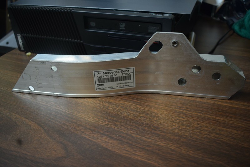 2015-2016 MERCEDES BENZ RIGHT SIDE BRACKET FACTORY OEM