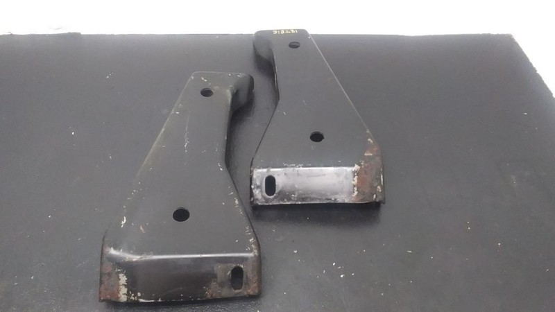 88-00 Chevrolet 2500 Pickup Rear Bumper Impact Bar Bracket Pair OEM 15548457