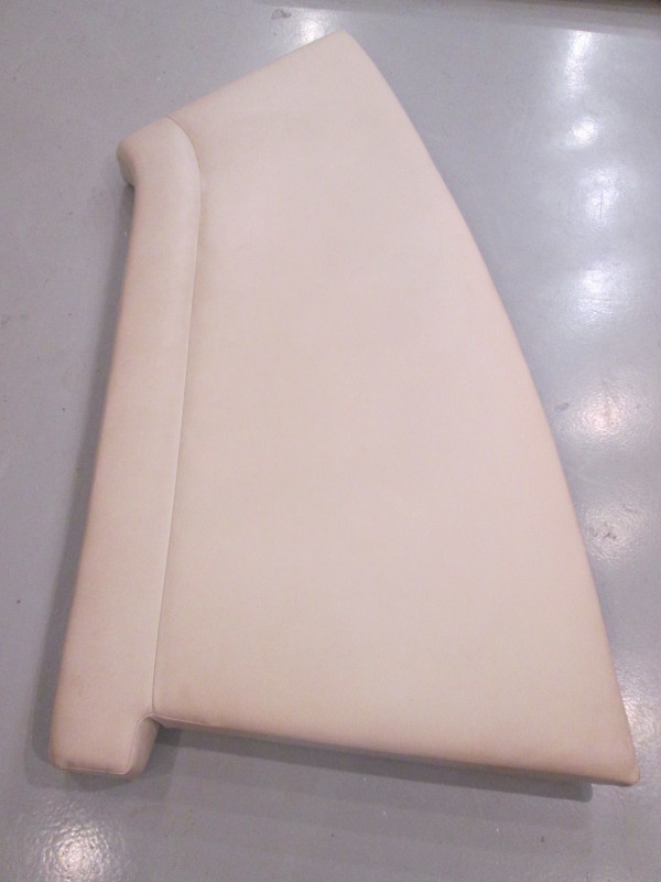 2000 Chaparral Signature 240 Boat Cuddy Cabin Starboard Side Seat Cushion