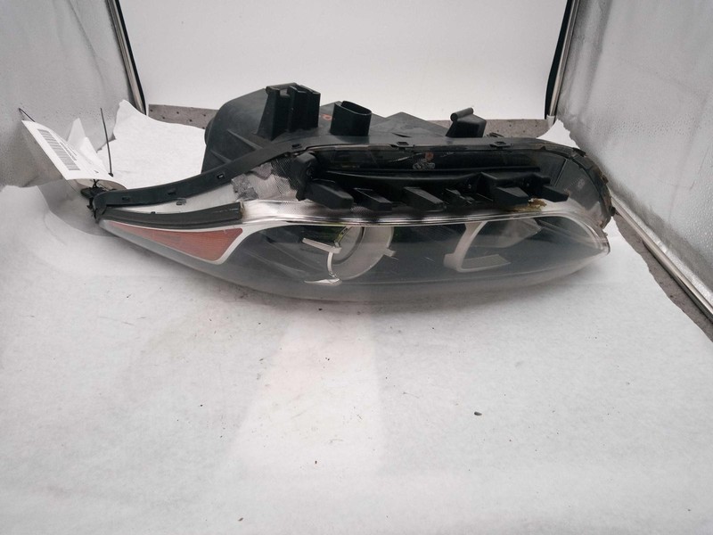 2020 KIA FORTE Left Headlight Assembly Silver 664314 Used 120k Miles