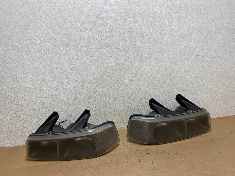 2003 to 2017 Chevrolet Express 1500 Left+Right Set Halogen Headlights M4183 DG