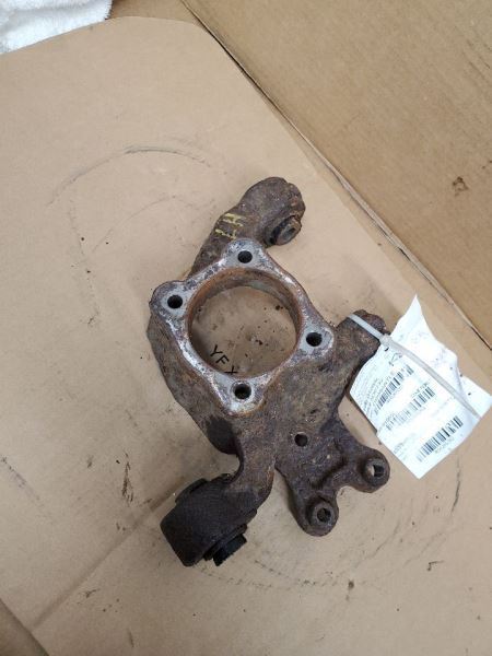 Driver Left Rear Knuckle/Stub Fits 05-06 EQUINOX 265262
