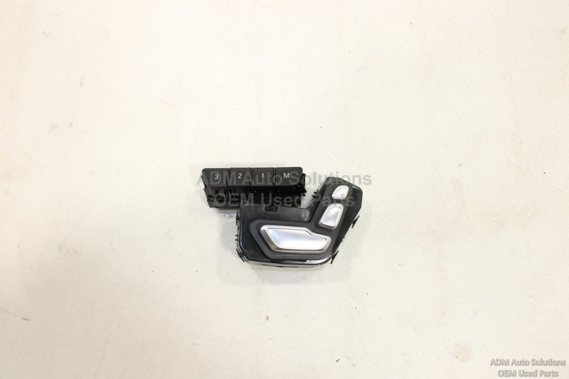 2017-2019 MERCEDES CLA250 C117 FRONT RIGHT DOOR SEAT MEMORY ADJUST SWITCH OEM