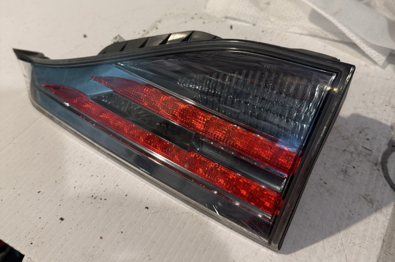 2011 - 2017 Lexus CT200H Rear Right Side Inner Taillight Light Lamp OEM