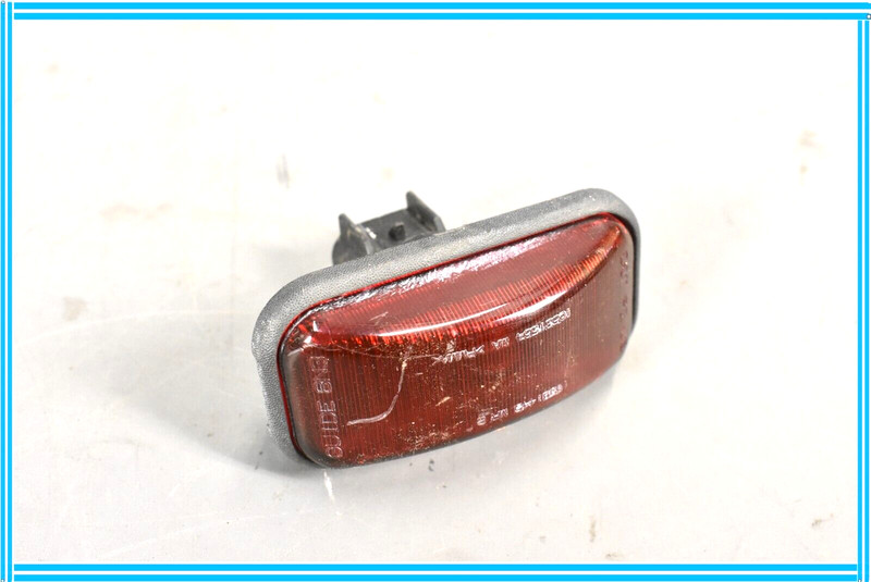 2003 - 2009 HUMMER H2 REAR ROOF CENTER MARKER RED LIGHT LAMP OEM 15104595