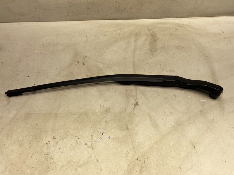 2013-2017 BUICK ENCLAVE LEFT FRONT WINDSHIELD WIPER ARM OEM