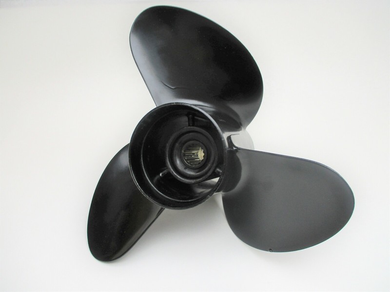 14 x 17 Pitch 15 Spline Prop for 70-140 HP 4-Stroke Suzuki Johnson Outboards