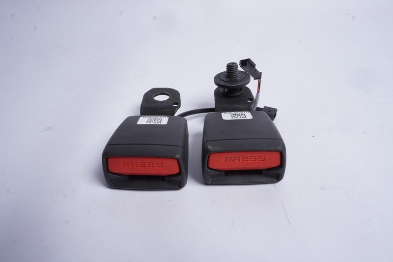 21-24 BMW 430I Convertible G22/23 Rear Seat Belt Buckle Latch Set Of 2 OEM