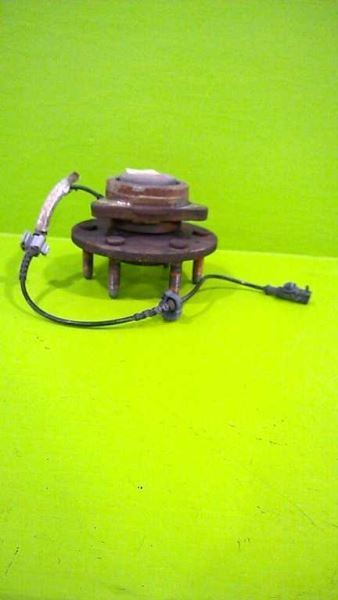 07 08 09 10 11 12 13 14 CHEVY TAHOE 5.3L LEFT FRONT WHEEL HUB OEM 2600-72