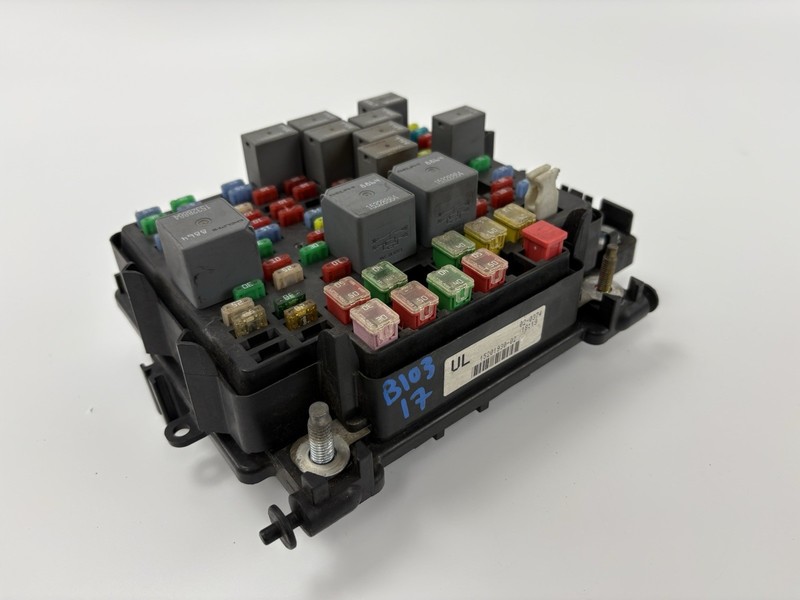 🔥03-06 Chevy Silverado Sierra Power Module Engine Unit Fuse Relay Box Junction