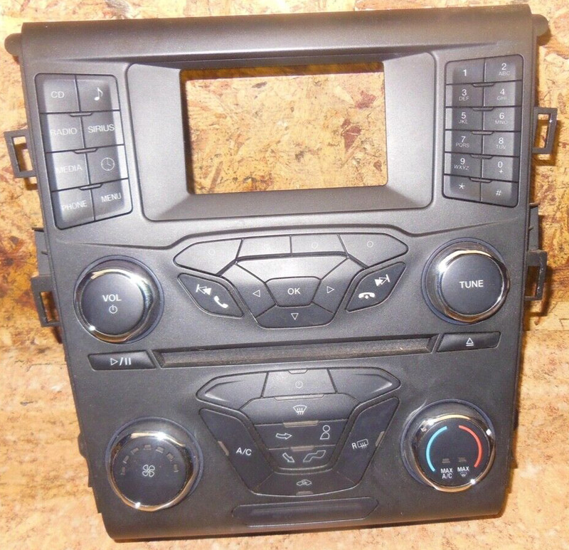 2016 Ford Fusion 2.5L 2.5 L Dash CD Player Stereo Center Control Panel Climate