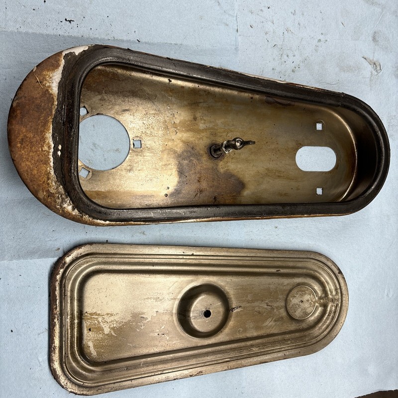 1970’s SKI-WHIZ Vintage Snowmobile 500SST Chain Case Good