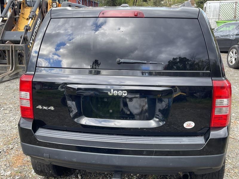 2007-2017 Jeep Patriot Tail Gate Black Scratches