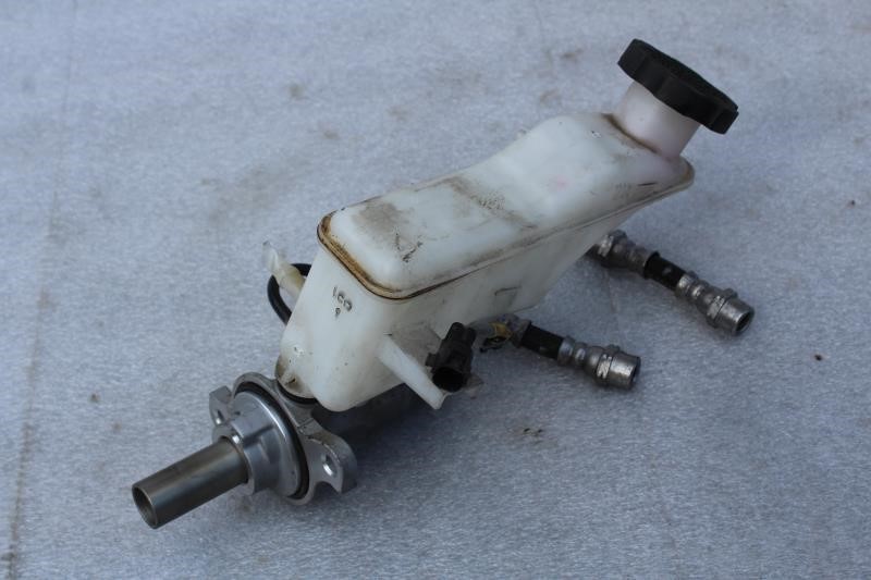 2016 HYUNDAI TUCSON BRAKE MASTER CYLINDER WITH RESERVOIR