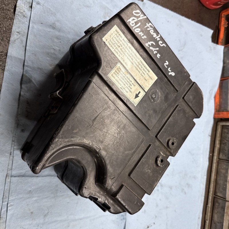 2003 - 2005 Polaris Snowmobile FrontierTouring Edge Motor Intake Air Box Good