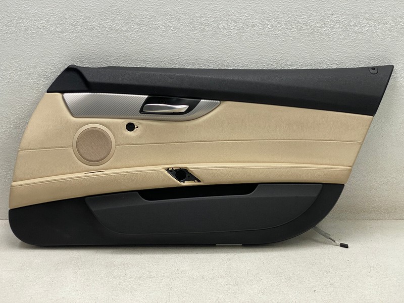 2009-2016 BMW Z4 FRONT RIGHT PASSENGER SIDE DOOR PANEL OEM LOT758