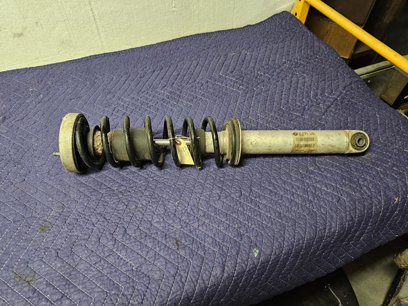 GENUINE BMW E60 REAR LEFT OR RIGHT STRUT SHOCK SPRING OEM 535I 545I 550I
