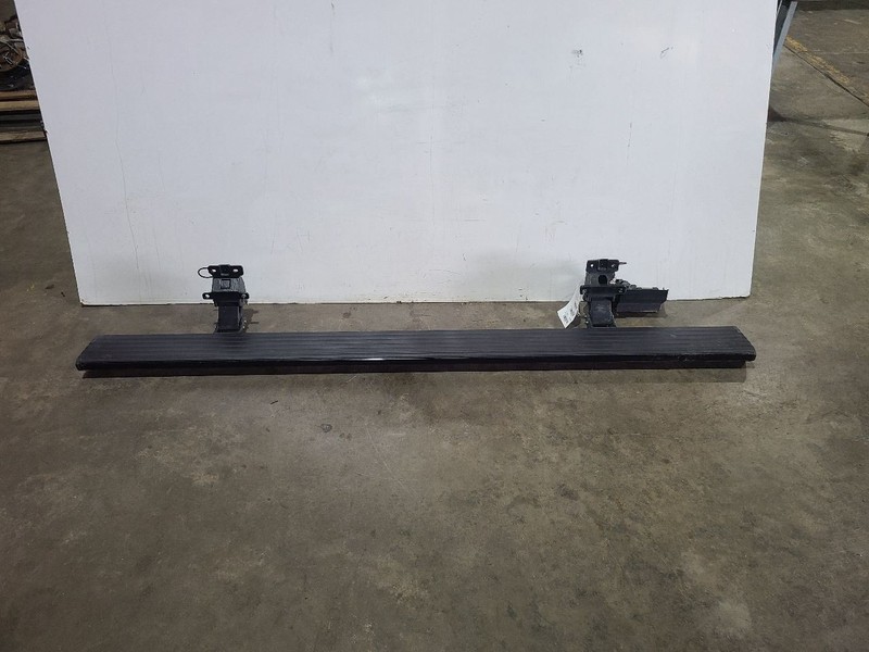 NAVIGATOR 2018 Running Board Right Power 123 WB 582552