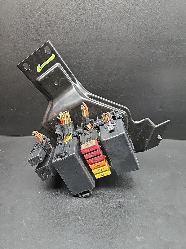 2003-2012 Maserati Quattroporte Rear Trunk Positive Relay Fuse Box OEM