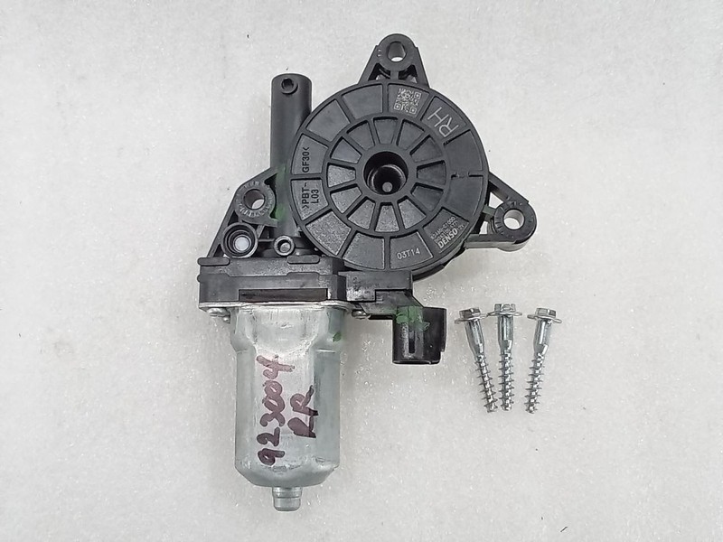 2016-2017 Hyundai Sonata IC 59352 Right Rear Side Door Window Motor 82460C1000